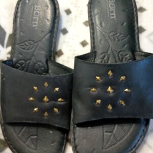 Women's Born leather slide on sandals size 9